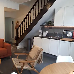 Het Koetshuis, Op 50m Zee, Voor 5 Personen, Centrum Westende Bad, Alle Comfort Vakantiehuis